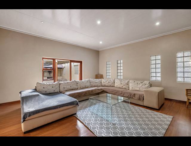 3 BEDROOM HOUSE FOR SALE IN WENDYWOOD